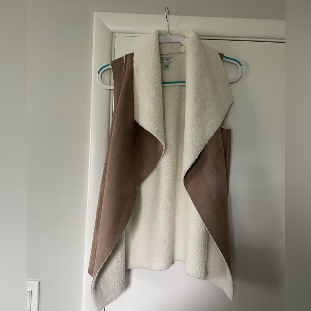 Susina Faux Fur and Suede Shearling Vest - Picture 4 of 6